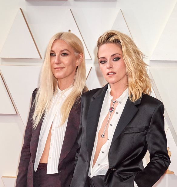 &#x397; Kristen Stewart &#x3B3;&#x3B9;&#x3CC;&#x3C1;&#x3C4;&#x3B1;&#x3C3;&#x3B5; &#x3C4;&#x3B1; &#x3B3;&#x3B5;&#x3BD;&#x3AD;&#x3B8;&#x3BB;&#x3B9;&#x3B1; &#x3C4;&#x3B7;&#x3C2; &#x3BA;&#x3B1;&#x3B9; &#x3B7; &#x3B1;&#x3C1;&#x3C1;&#x3B1;&#x3B2;&#x3C9;&#x3BD;&#x3B9;&#x3B1;&#x3C3;&#x3C4;&#x3B9;&#x3BA;&#x3B9;&#x3AC; &#x3C4;&#x3B7;&#x3C2; Dylan Meyer &#x3C4;&#x3B7;&#x3C2; &#x3B5;&#x3C5;&#x3C7;&#x3AE;&#x3B8;&#x3B7;&#x3BA;&#x3B5; &#x3BC;&#x3B5; &#x3AD;&#x3BD;&#x3B1; &#x3C6;&#x3B9;&#x3BB;&#x3AF;