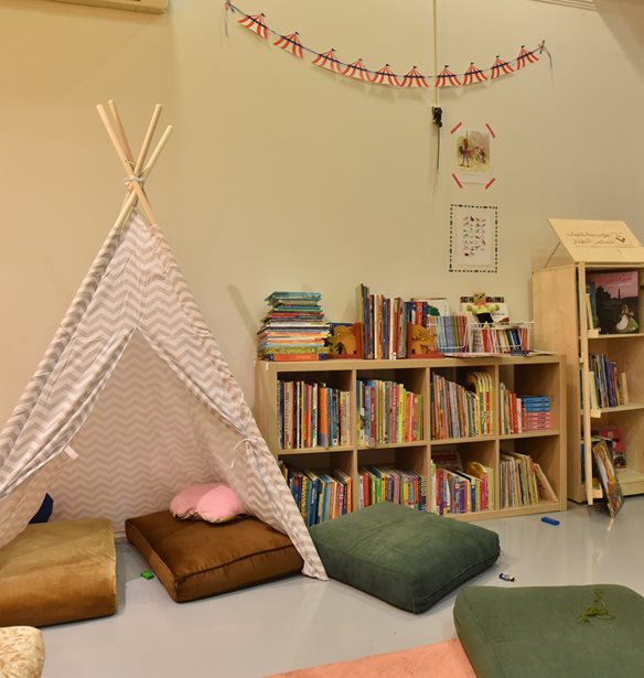 We Need Books: &#x397; &#x3C0;&#x3C1;&#x3CE;&#x3C4;&#x3B7; &#x3C0;&#x3BF;&#x3BB;&#x3C5;&#x3B3;&#x3BB;&#x3C9;&#x3C3;&#x3C3;&#x3B9;&#x3BA;&#x3AE; &#x3B2;&#x3B9;&#x3B2;&#x3BB;&#x3B9;&#x3BF;&#x3B8;&#x3AE;&#x3BA;&#x3B7; &#x3C4;&#x3B7;&#x3C2; &#x391;&#x3B8;&#x3AE;&#x3BD;&#x3B1;&#x3C2; &#x3B5;&#x3AF;&#x3BD;&#x3B1;&#x3B9; &#x3B3;&#x3B5;&#x3B3;&#x3BF;&#x3BD;&#x3CC;&#x3C2;