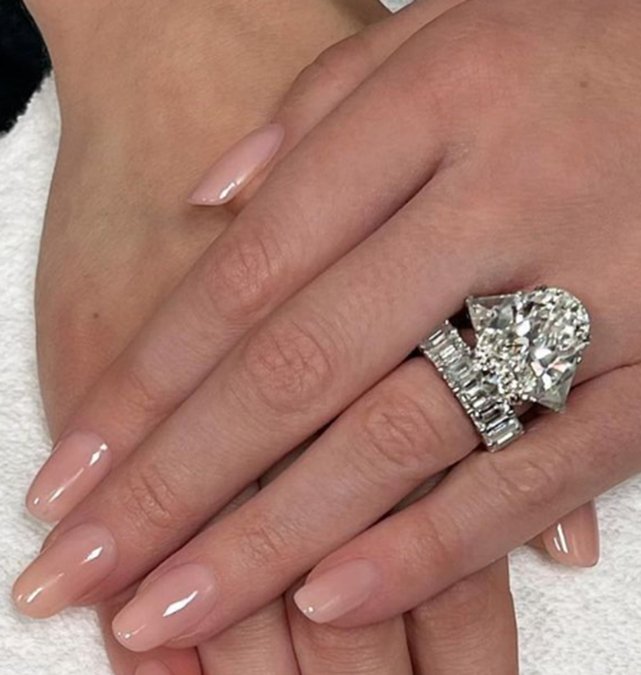 Clean Manicure | &#x397; &#x3BD;&#x3AD;&#x3B1; &#x3C4;&#x3AC;&#x3C3;&#x3B7; &#x3C3;&#x3C4;&#x3B1; &#x3BD;&#x3CD;&#x3C7;&#x3B9;&#x3B1; &#x3C0;&#x3BF;&#x3C5; &#x3BB;&#x3B1;&#x3C4;&#x3C1;&#x3B5;&#x3CD;&#x3BF;&#x3C5;&#x3BD; &#x3BF;&#x3B9; &#x3C0;&#x3B9;&#x3BF; &#x3BA;&#x3BF;&#x3BC;&#x3C8;&#x3AD;&#x3C2; &#x3B3;&#x3C5;&#x3BD;&#x3B1;&#x3AF;&#x3BA;&#x3B5;&#x3C2; &#x3C4;&#x3BF;&#x3C5; &#x3C0;&#x3BB;&#x3B1;&#x3BD;&#x3AE;&#x3C4;&#x3B7;