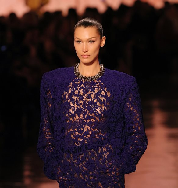Bella Hadid | &#x3A3;&#x3C4;&#x3BF; &#x3C6;&#x3B5;&#x3C3;&#x3C4;&#x3B9;&#x3B2;&#x3AC;&#x3BB; &#x3C4;&#x3C9;&#x3BD; &#x39A;&#x3B1;&#x3BD;&#x3BD;&#x3CE;&#x3BD; &#x3BC;&#x3B5; &#x3B5;&#x3BD;&#x3C4;&#x3C5;&#x3C0;&#x3C9;&#x3C3;&#x3B9;&#x3B1;&#x3BA;&#x3AE; &#x3B1;&#x3BB;&#x3BB;&#x3B1;&#x3B3;&#x3AE; &#x3C3;&#x3C4;&#x3B1; &#x3BC;&#x3B1;&#x3BB;&#x3BB;&#x3B9;&#x3AC; &#x3C4;&#x3B7;&#x3C2;