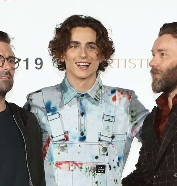 &#x3A4;&#x3BF; &#x3B5;&#x3BA;&#x3BA;&#x3B5;&#x3BD;&#x3C4;&#x3C1;&#x3B9;&#x3BA;&#x3CC; denim workwear look &#x3C4;&#x3BF;&#x3C5; Timoth&#xE9;e Chalamet