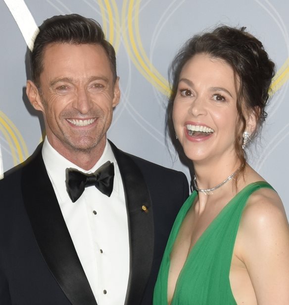 Hugh Jackman &amp; Sutton Foster | K&#x3C1;&#x3B1;&#x3C4;&#x3BF;&#x3CD;&#x3BD; &#x3C4;&#x3B7; &#x3C3;&#x3C7;&#x3AD;&#x3C3;&#x3B7; &#x3C4;&#x3BF;&#x3C5;&#x3C2; &#x3BC;&#x3C5;&#x3C3;&#x3C4;&#x3B9;&#x3BA;&#x3AE;