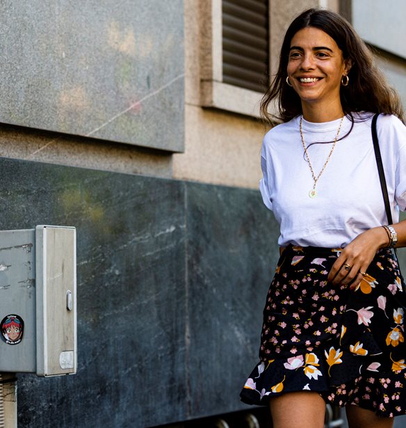 10 stylish looks &#x3BC;&#x3B5; &#x3C0;&#x3C1;&#x3C9;&#x3C4;&#x3B1;&#x3B3;&#x3C9;&#x3BD;&#x3B9;&#x3C3;&#x3C4;&#x3AE; &#x3C4;&#x3BF; &#x3BB;&#x3B5;&#x3C5;&#x3BA;&#x3CC; &#x3A4;-shirt