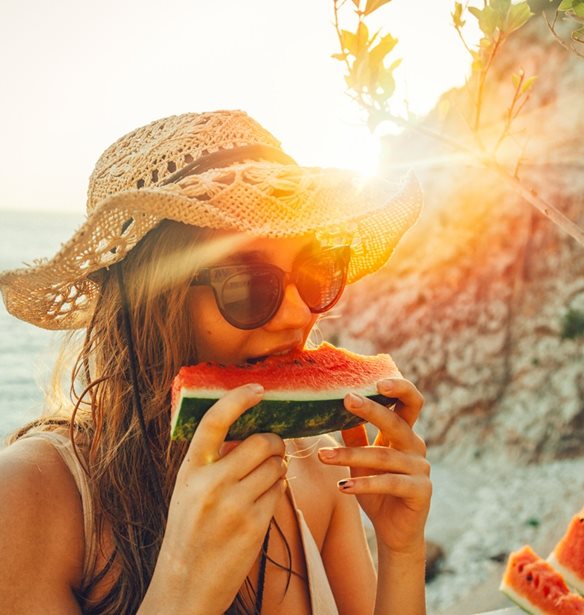 Τι να φάω στην παραλία; Τι να προτιμήσεις στην καντίνα, στην ταβέρνα, σε μια ερημική θάλασσα