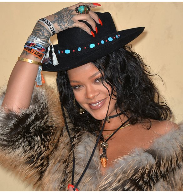 &#x397; Rihanna &#x3B4;&#x3AF;&#x3BD;&#x3B5;&#x3B9; &#x3C4;&#x3B9;&#x3C2; &#x3BA;&#x3B1;&#x3BB;&#x3CD;&#x3C4;&#x3B5;&#x3C1;&#x3B5;&#x3C2; &#x3C3;&#x3C5;&#x3BC;&#x3B2;&#x3BF;&#x3C5;&#x3BB;&#x3AD;&#x3C2; &#x3B3;&#x3B9;&#x3B1; &#x3C4;&#x3BF; &#x3C0;&#x3CE;&#x3C2; &#x3BD;&#x3B1; &#x3BE;&#x3B5;&#x3C0;&#x3B5;&#x3C1;&#x3AC;&#x3C3;&#x3B5;&#x3B9;&#x3C2; &#x3AD;&#x3BD;&#x3B1;&#x3BD; &#x3C7;&#x3C9;&#x3C1;&#x3B9;&#x3C3;&#x3BC;&#x3CC;