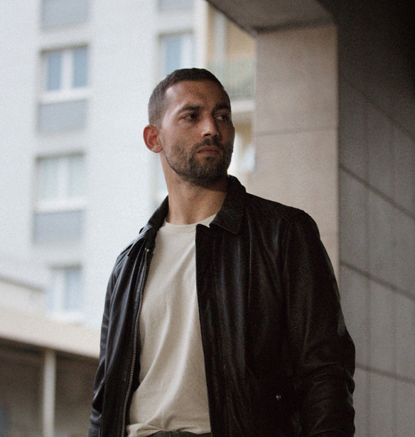 Athena | &#x397; &#x3BD;&#x3AD;&#x3B1; &#x3C4;&#x3B1;&#x3B9;&#x3BD;&#x3AF;&#x3B1; &#x3C4;&#x3BF;&#x3C5; Romain Gavras &#x3BA;&#x3AC;&#x3BD;&#x3B5;&#x3B9; &#x3C0;&#x3C1;&#x3B5;&#x3BC;&#x3B9;&#x3AD;&#x3C1;&#x3B1; &#x3C3;&#x3C4;&#x3BF; &#x3A6;&#x3B5;&#x3C3;&#x3C4;&#x3B9;&#x3B2;&#x3AC;&#x3BB; &#x392;&#x3B5;&#x3BD;&#x3B5;&#x3C4;&#x3AF;&#x3B1;&#x3C2;