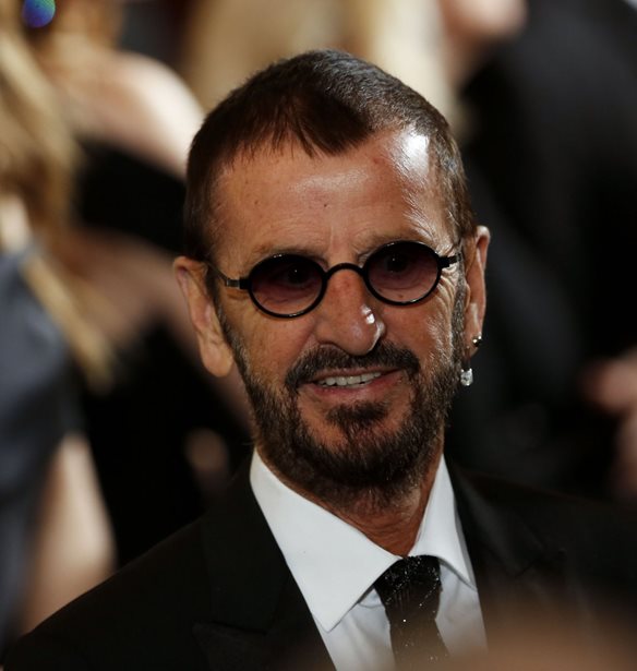 &#x39F; Ringo Starr &#x3B3;&#x3B9;&#x3CC;&#x3C1;&#x3C4;&#x3B1;&#x3C3;&#x3B5; &#x3C4;&#x3B1; &#x3B3;&#x3B5;&#x3BD;&#x3AD;&#x3B8;&#x3BB;&#x3B9;&#x3AC; &#x3C4;&#x3BF;&#x3C5; &#x3BC;&#x3B5; &#x3AD;&#x3BD;&#x3B1; &#x3B4;&#x3B9;&#x3B1;&#x3B4;&#x3B9;&#x3BA;&#x3C4;&#x3C5;&#x3B1;&#x3BA;&#x3CC; &#x3C0;&#x3AC;&#x3C1;&#x3C4;&#x3B9;