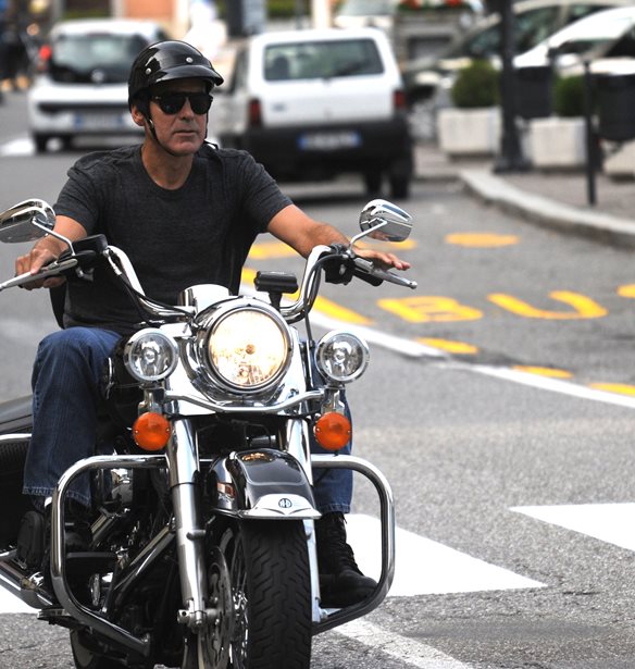 &#x39F; George Clooney &#x3B8;&#x3C5;&#x3BC;&#x3AC;&#x3C4;&#x3B1;&#x3B9; &#x3C4;&#x3BF; &#x3C4;&#x3C1;&#x3BF;&#x3BC;&#x3B1;&#x3BA;&#x3C4;&#x3B9;&#x3BA;&#x3CC; &#x3B1;&#x3C4;&#x3CD;&#x3C7;&#x3B7;&#x3BC;&#x3B1; &#x3BC;&#x3B5; &#x3C4;&#x3B7;&#x3BD; &#x3BC;&#x3BF;&#x3C4;&#x3BF;&#x3C3;&#x3B9;&#x3BA;&#x3BB;&#x3AD;&#x3C4;&#x3B1; &#x3C4;&#x3BF;&#x3C5;