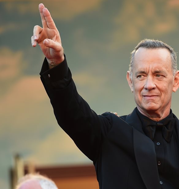 &#x39F; Tom Hanks &#x3B1;&#x3C0;&#x3B1;&#x3BD;&#x3C4;&#x3AC; &#x3B3;&#x3B9;&#x3B1; &#x3C4;&#x3BF;&#x3BD; &#x3BD;&#x3B5;&#x3C0;&#x3BF;&#x3C4;&#x3B9;&#x3C3;&#x3BC;&#x3CC; &#x3C0;&#x3BF;&#x3C5; &#x3B5;&#x3C0;&#x3B9;&#x3BA;&#x3C1;&#x3B1;&#x3C4;&#x3B5;&#x3AF; &#x3C3;&#x3C4;&#x3BF; Hollywood