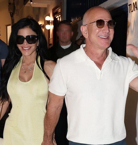 Jeff Bezos | &#x3A0;&#x3CE;&#x3C2; &#x3BF; &#x3B3;&#x3AC;&#x3BC;&#x3BF;&#x3C2; &#x3C4;&#x3BF;&#x3C5; &#x3BC;&#x3B5; &#x3C4;&#x3B7; Lauren Sanchez &#x3C4;&#x3BF; &#x3BA;&#x3B1;&#x3BB;&#x3BF;&#x3BA;&#x3B1;&#x3AF;&#x3C1;&#x3B9; &#x3C3;&#x3C4;&#x3B7; &#x392;&#x3B5;&#x3BD;&#x3B5;&#x3C4;&#x3AF;&#x3B1; &#x3C3;&#x3C5;&#x3BD;&#x3B4;&#x3AD;&#x3B5;&#x3C4;&#x3B1;&#x3B9; &#x3BC;&#x3B5; &#x3C4;&#x3B7; &#x392;&#x3AC;&#x3C1;&#x3BA;&#x3B9;&#x3B6;&#x3B1;;