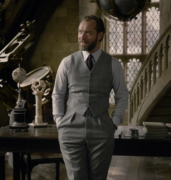 O Jude Law &#x3C0;&#x3C1;&#x3C9;&#x3C4;&#x3B1;&#x3B3;&#x3C9;&#x3BD;&#x3B9;&#x3C3;&#x3C4;&#x3B5;&#x3AF; &#x3C9;&#x3C2; Dumbledore &#x3C3;&#x3C4;&#x3BF; Fantastic Beasts 2 &#x3BA;&#x3B1;&#x3B9; &#x3C4;&#x3BF; &#x3B1;&#x3C0;&#x3BF;&#x3C4;&#x3AD;&#x3BB;&#x3B5;&#x3C3;&#x3BC;&#x3B1; &#x3B5;&#x3AF;&#x3BD;&#x3B1;&#x3B9; &#x3C6;&#x3B1;&#x3BD;&#x3C4;&#x3B1;&#x3C3;&#x3C4;&#x3B9;&#x3BA;&#x3CC;