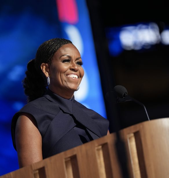 Michelle Obama| &#x3A4;&#x3BF; &#x3BD;&#x3AD;&#x3BF; &#x3C4;&#x3B7;&#x3C2; &#x3B2;&#x3B9;&#x3B2;&#x3BB;&#x3AF;&#x3BF; The Look &#x3BC;&#x3CC;&#x3BB;&#x3B9;&#x3C2; &#x3BA;&#x3C5;&#x3BA;&#x3BB;&#x3BF;&#x3C6;&#x3CC;&#x3C1;&#x3B7;&#x3C3;&#x3B5;