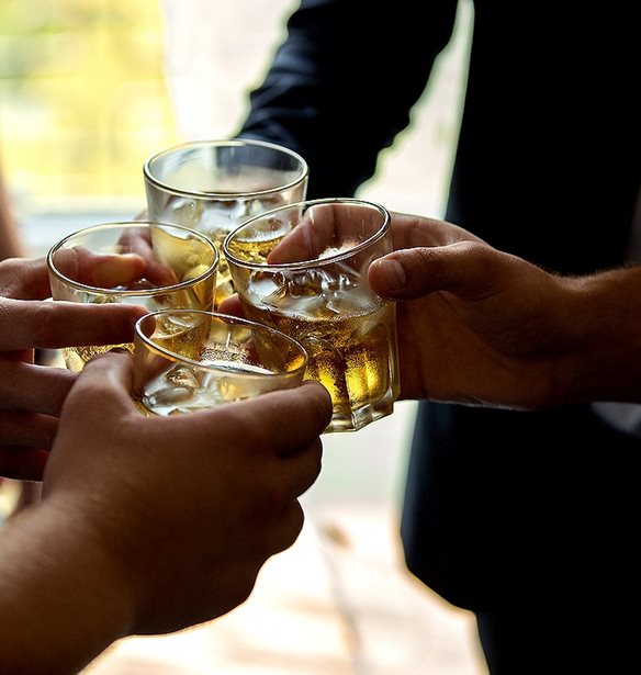 T&#x3B1; &#x3BC;&#x3CC;&#x3BD;&#x3B1; &#x3B1;&#x3BB;&#x3BA;&#x3BF;&#x3BF;&#x3BB;&#x3BF;&#x3CD;&#x3C7;&#x3B1; &#x3C0;&#x3BF;&#x3C4;&#x3AC; &#x3C0;&#x3BF;&#x3C5; &#x3B4;&#x3B5;&#x3BD; &#x3C3;&#x3B5; &#x3C0;&#x3B1;&#x3C7;&#x3B1;&#x3AF;&#x3BD;&#x3BF;&#x3C5;&#x3BD;