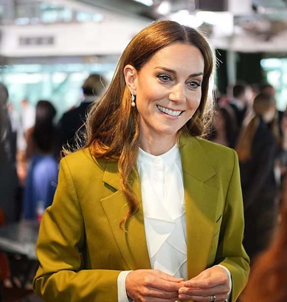 Kate Middleton | &#x395;&#x3C0;&#x3AD;&#x3BB;&#x3B5;&#x3BE;&#x3B5; Victoria Beckham &#x3BA;&#x3BF;&#x3C3;&#x3C4;&#x3BF;&#x3CD;&#x3BC;&#x3B9; &#x3C3;&#x3C4;&#x3BF; &#x3C0;&#x3B9;&#x3BF; &#x3B1;&#x3BD;&#x3B1;&#x3C0;&#x3AC;&#x3BD;&#x3C4;&#x3B5;&#x3C7;&#x3BF; &#x3C7;&#x3C1;&#x3CE;&#x3BC;&#x3B1;