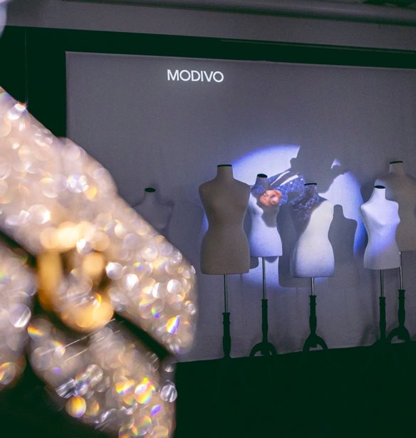 MODIVO &amp; epapoutsia.gr παρουσιάζουν τις χειμερινές συλλογές 2025 μέσα από μια iconic εμπειρία Fashion Art Gallery στην Αθήνα