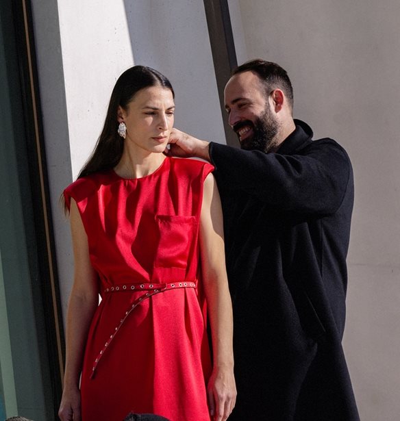 Angelos Tsakiris | &#x397; &#x3BD;&#x3AD;&#x3B1; FW24 &#x3C3;&#x3C5;&#x3BB;&#x3BB;&#x3BF;&#x3B3;&#x3AE; &#x3B5;&#x3AF;&#x3BD;&#x3B1;&#x3B9; &#x3BC;&#x3AF;&#x3B1; &#x3C9;&#x3B4;&#x3AE; &#x3C3;&#x3C4;&#x3B7; &#x3C3;&#x3CD;&#x3B3;&#x3C7;&#x3C1;&#x3BF;&#x3BD;&#x3B7; &#x3C0;&#x3BF;&#x3BB;&#x3C5;&#x3C4;&#x3AD;&#x3BB;&#x3B5;&#x3B9;&#x3B1;