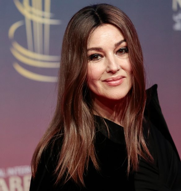 &#x397; Monica Bellucci &#x3AD;&#x3C1;&#x3C7;&#x3B5;&#x3C4;&#x3B1;&#x3B9; &#x3C3;&#x3C4;&#x3B7;&#x3BD; &#x391;&#x3B8;&#x3AE;&#x3BD;&#x3B1;