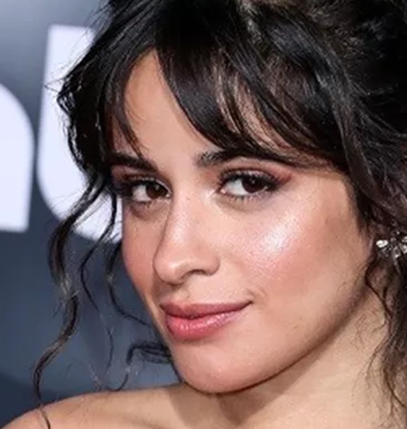 Camila Cabello | O &#x394;&#x3B7;&#x3BC;&#x3AE;&#x3C4;&#x3C1;&#x3B7;&#x3C2; &#x393;&#x3B9;&#x3B1;&#x3BD;&#x3BD;&#x3AD;&#x3C4;&#x3BF;&#x3C2; &#x3B5;&#x3C0;&#x3B9;&#x3BC;&#x3B5;&#x3BB;&#x3AE;&#x3B8;&#x3B7;&#x3BA;&#x3B5; &#x3C4;&#x3BF; &#x3BD;&#x3AD;&#x3BF; (&#x3B5;&#x3BD;&#x3C4;&#x3B5;&#x3BB;&#x3CE;&#x3C2; &#x3B1;&#x3C0;&#x3C1;&#x3BF;&#x3C3;&#x3B4;&#x3CC;&#x3BA;&#x3B7;&#x3C4;&#x3BF;) &#x3C7;&#x3C1;&#x3CE;&#x3BC;&#x3B1; &#x3C3;&#x3C4;&#x3B1; &#x3BC;&#x3B1;&#x3BB;&#x3BB;&#x3B9;&#x3AC; &#x3C4;&#x3B7;&#x3C2;