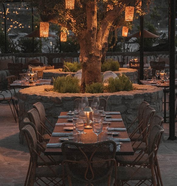 #Tidbits *: &#x3A4;&#x3BF; La Cantine &#x3C0;&#x3C1;&#x3BF;&#x3C3;&#x3B3;&#x3B5;&#x3B9;&#x3CE;&#x3B8;&#x3B7;&#x3BA;&#x3B5; &#x3C3;&#x3C4;&#x3B7; &#x39C;&#x3CD;&#x3BA;&#x3BF;&#x3BD;&#x3BF;