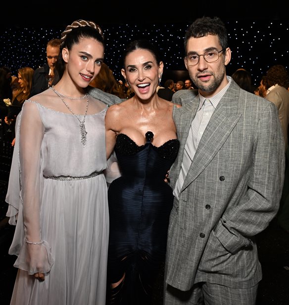 Critics&#x27; Choice Awards 2025 | &#x39F;&#x3B9; &#x3BC;&#x3B5;&#x3B3;&#x3AC;&#x3BB;&#x3BF;&#x3B9; &#x3BD;&#x3B9;&#x3BA;&#x3B7;&#x3C4;&#x3AD;&#x3C2; &#x3C4;&#x3B7;&#x3C2; &#x3B2;&#x3C1;&#x3B1;&#x3B4;&#x3B9;&#x3AC;&#x3C2;