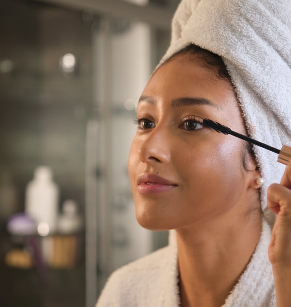 Αυτή τη μάσκαρα λατρεύουν οι γυναίκες που φορούν lash extensions