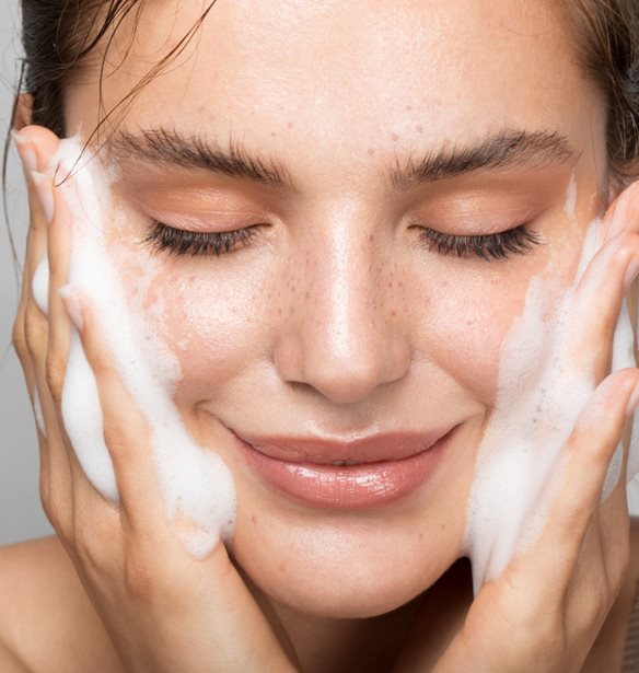 H &#x3B5;&#x3CD;&#x3BA;&#x3BF;&#x3BB;&#x3B7;, &#x3BA;&#x3B1;&#x3BB;&#x3BF;&#x3BA;&#x3B1;&#x3B9;&#x3C1;&#x3B9;&#x3BD;&#x3AE; skincare &#x3C1;&#x3BF;&#x3C5;&#x3C4;&#x3AF;&#x3BD;&#x3B1; &#x3B3;&#x3B9;&#x3B1; &#x3AD;&#x3BD;&#x3B1; &#x3BB;&#x3B1;&#x3BC;&#x3C0;&#x3B5;&#x3C1;&#x3CC; &#x3BA;&#x3B1;&#x3B9; &#x3C5;&#x3B3;&#x3B9;&#x3AD;&#x3C2; &#x3B4;&#x3AD;&#x3C1;&#x3BC;&#x3B1;