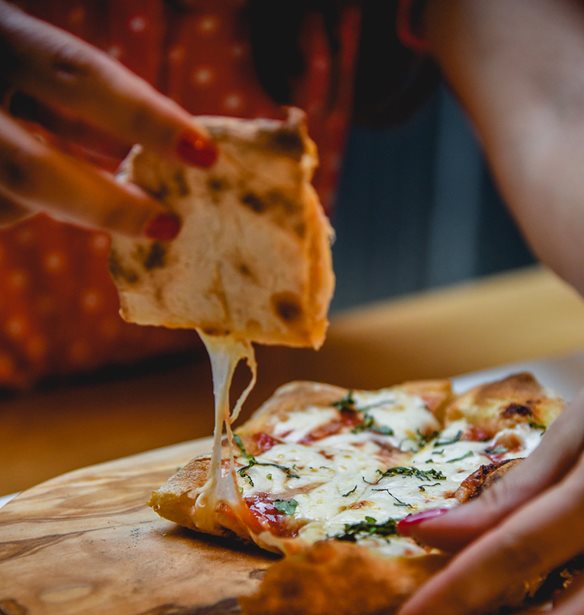 &#x3A3;&#x3C4;&#x3BF; Dal Professore &#x3B8;&#x3B1; &#x3B4;&#x3BF;&#x3BA;&#x3B9;&#x3BC;&#x3AC;&#x3C3;&#x3B5;&#x3B9;&#x3C2; &#x3C4;&#x3B7;&#x3BD; pizza &#x3C3;&#x3C4;&#x3B7;&#x3BD; street food &#x3B5;&#x3BA;&#x3B4;&#x3BF;&#x3C7;&#x3AE; &#x3C4;&#x3B7;&#x3C2;