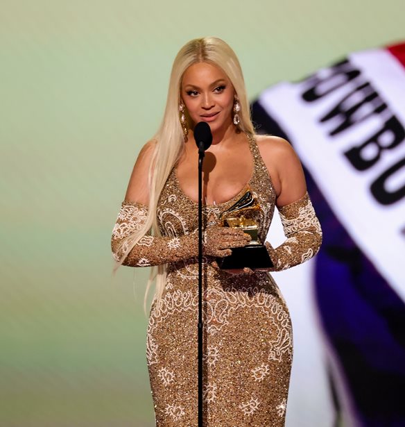 Grammys 2025 | &#x39F;&#x3B9; &#x3BC;&#x3B5;&#x3B3;&#x3AC;&#x3BB;&#x3BF;&#x3B9; &#x3BD;&#x3B9;&#x3BA;&#x3B7;&#x3C4;&#x3AD;&#x3C2; &#x3C4;&#x3B7;&#x3C2; &#x3B2;&#x3C1;&#x3B1;&#x3B4;&#x3B9;&#x3AC;&#x3C2;
