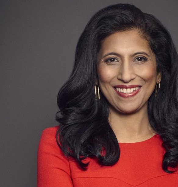 Leena Nair | &#x3A0;&#x3BF;&#x3B9;&#x3B1; &#x3B5;&#x3AF;&#x3BD;&#x3B1;&#x3B9; &#x3B7; 52&#x3C7;&#x3C1;&#x3BF;&#x3BD;&#x3B7; &#x3BD;&#x3AD;&#x3B1; CEO &#x3C4;&#x3BF;&#x3C5; &#x3BF;&#x3AF;&#x3BA;&#x3BF;&#x3C5; Chanel