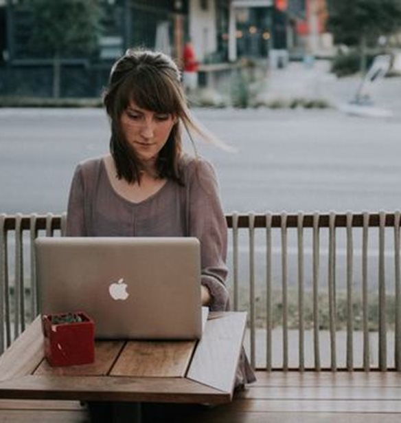 Mobbing: &#x391;&#x3C0;&#x3CC;&#x3C8;&#x3B5; &#x3B4;&#x3B5; &#x3B8;&#x3AD;&#x3BB;&#x3C9; &#x3B8;&#x3B1; &#x3C0;&#x3AC;&#x3C9; &#x3C3;&#x3C4;&#x3B7; &#x3B4;&#x3BF;&#x3C5;&#x3BB;&#x3B5;&#x3B9;&#x3AC; &#x3AE; &#x3B1;&#x3BB;&#x3BB;&#x3B9;&#x3CE;&#x3C2; &#x3B7; &#x3B5;&#x3C1;&#x3B3;&#x3B1;&#x3C3;&#x3B9;&#x3B1;&#x3BA;&#x3AE; &#x3C4;&#x3C1;&#x3BF;&#x3BC;&#x3BF;&#x3BA;&#x3C1;&#x3B1;&#x3C4;&#x3AF;&#x3B1; &#x3B5;&#x3AF;&#x3BD;&#x3B1;&#x3B9; &#x3BC;&#x3B9;&#x3B1; &#x3BD;&#x3AD;&#x3B1; &#x3C4;&#x3AC;&#x3C3;&#x3B7;