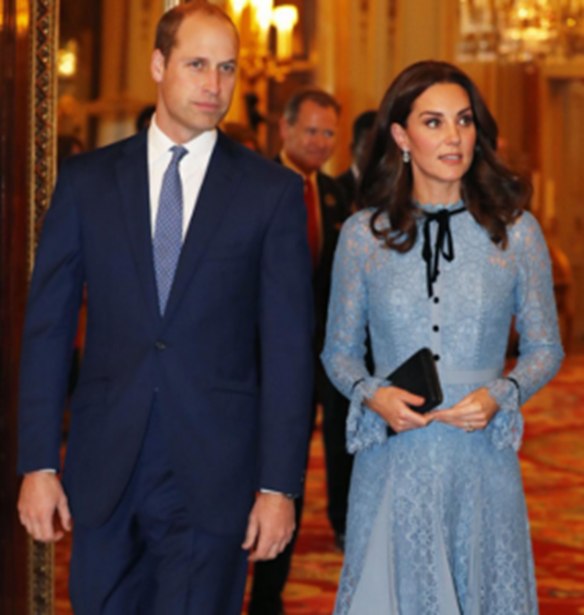 Kate Middleton: &#x39C;&#x3B5; &#x3B1;&#x3C5;&#x3C4;&#x3CC; &#x3C4;&#x3BF; &#x3C6;&#x3CC;&#x3C1;&#x3B5;&#x3BC;&#x3B1; &#x3B5;&#x3BD;&#x3C4;&#x3C5;&#x3C0;&#x3C9;&#x3C3;&#x3AF;&#x3B1;&#x3C3;&#x3B5; &#x3C4;&#x3BF;&#x3BD; &#x3C0;&#x3C1;&#x3AF;&#x3B3;&#x3BA;&#x3B9;&#x3C0;&#x3B1; William