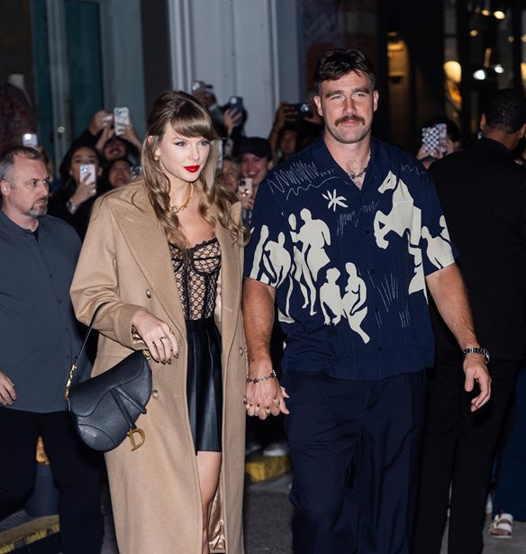 Taylor Swift | &#x38C;&#x3BB;&#x3B5;&#x3C2; &#x3BF;&#x3B9; &#x3B1;&#x3BD;&#x3B1;&#x3C6;&#x3BF;&#x3C1;&#x3AD;&#x3C2; &#x3C4;&#x3B7;&#x3C2; &#x3C3;&#x3C4;&#x3BF;&#x3BD; Travis Kelce &#x3C3;&#x3C4;&#x3BF; &#x3AC;&#x3BB;&#x3BC;&#x3C0;&#x3BF;&#x3C5;&#x3BC; Life of a Showgirl