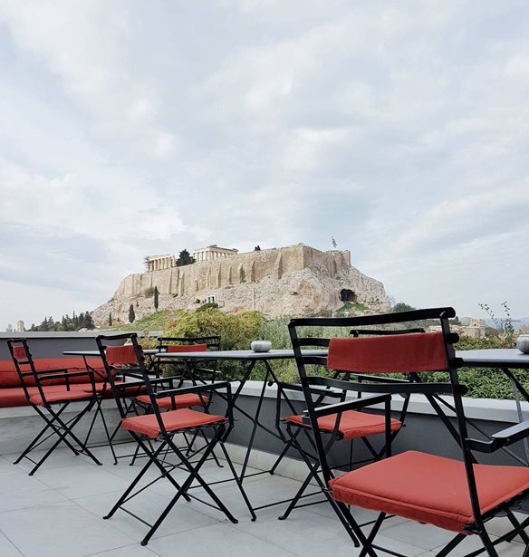 The Hotel Trotter: &#x3A4;&#x3B1; &#x3BE;&#x3B5;&#x3BD;&#x3BF;&#x3B4;&#x3BF;&#x3C7;&#x3B5;&#x3AF;&#x3B1; &#x3BC;&#x3B5; &#x3C4;&#x3B1; &#x3C0;&#x3B9;&#x3BF; &#x3CC;&#x3BC;&#x3BF;&#x3C1;&#x3C6;&#x3B1; rooftops &#x3C3;&#x3C4;&#x3B7;&#x3BD; &#x391;&#x3B8;&#x3AE;&#x3BD;&#x3B1;