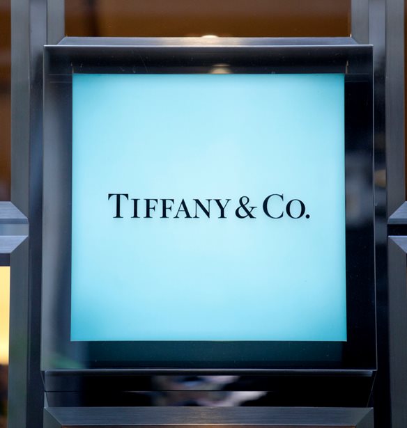 Tiffany &amp; Co: &#x397; &#x3BD;&#x3AD;&#x3B1; &#x3BC;&#x3C0;&#x3BF;&#x3C5;&#x3C4;&#x3AF;&#x3BA; &#x3C3;&#x3C4;&#x3BF; &#x39B;&#x3BF;&#x3BD;&#x3B4;&#x3AF;&#x3BD;&#x3BF; &#x3BA;&#x3B1;&#x3BB;&#x3CD;&#x3C0;&#x3C4;&#x3B5;&#x3B9; &#x3BA;&#x3AC;&#x3B8;&#x3B5; &#x3C0;&#x3C4;&#x3C5;&#x3C7;&#x3AE; &#x3C4;&#x3B7;&#x3C2; &#x3BA;&#x3B1;&#x3B8;&#x3B7;&#x3BC;&#x3B5;&#x3C1;&#x3B9;&#x3BD;&#x3CC;&#x3C4;&#x3B7;&#x3C4;&#x3B1;&#x3C2;