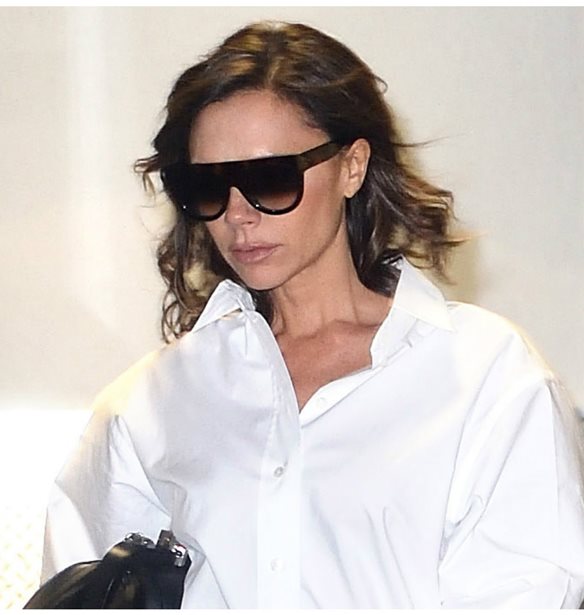 Victoria Beckham: &#x39F;&#x3B9; glamorous &#x3C3;&#x3C4;&#x3B9;&#x3B3;&#x3BC;&#x3AD;&#x3C2; &#x3C4;&#x3B7;&#x3C2; &#x3C3;&#x3C4;&#x3BF; &#x3C6;&#x3B5;&#x3C3;&#x3C4;&#x3B9;&#x3B2;&#x3AC;&#x3BB; Glastonbury