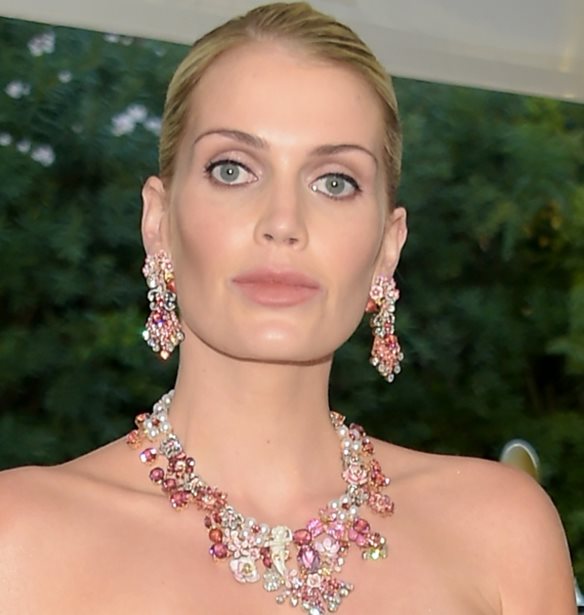 Kitty Spencer | Μπορείς να αντιγράψεις μία από τις εμφανίσεις της στη Βενετία