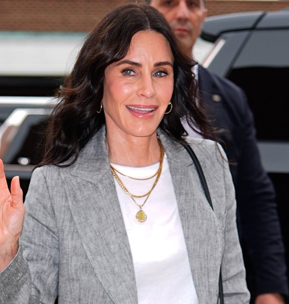 Courtney Cox | &#x3A5;&#x3B9;&#x3BF;&#x3B8;&#x3AD;&#x3C4;&#x3B7;&#x3C3;&#x3B5; &#x3B1;&#x3C5;&#x3C4;&#x3AC; &#x3C4;&#x3B1; &#x3BC;&#x3BF;&#x3BD;&#x3C4;&#x3AD;&#x3C1;&#x3BD;&#x3B1; sneakers &#x3C0;&#x3BF;&#x3C5; &#x3BC;&#x3B1;&#x3C2; &#x3B5;&#x3C0;&#x3B9;&#x3C4;&#x3C1;&#x3AD;&#x3C0;&#x3BF;&#x3C5;&#x3BD; &#x3BD;&#x3B1; &#x3B1;&#x3BD;&#x3B1;&#x3BD;&#x3B5;&#x3CE;&#x3C3;&#x3BF;&#x3C5;&#x3BC;&#x3B5; &#x3C4;&#x3B7;&#x3BD; &#x3B5;&#x3BC;&#x3C6;&#x3AC;&#x3BD;&#x3B9;&#x3C3;&#x3AE; &#x3BC;&#x3B1;&#x3C2; &#x3BC;&#x3B5;&#x3C4;&#x3AC; &#x3C4;&#x3B1; 50
