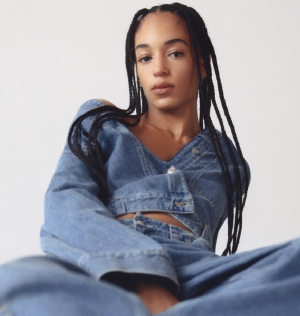 Circular Fashion | &#x397; &#x3C0;&#x3C1;&#x3CE;&#x3C4;&#x3B7; &#x3C6;&#x3B9;&#x3BB;&#x3B9;&#x3BA;&#x3AE; &#x3C0;&#x3C1;&#x3BF;&#x3C2; &#x3C4;&#x3BF; &#x3C0;&#x3B5;&#x3C1;&#x3B9;&#x3B2;&#x3AC;&#x3BB;&#x3BB;&#x3BF;&#x3BD; Denim Collection &#x3C4;&#x3B7;&#x3C2; Mango &#x3B5;&#x3AF;&#x3BD;&#x3B1;&#x3B9; &#x3B5;&#x3B4;&#x3CE;