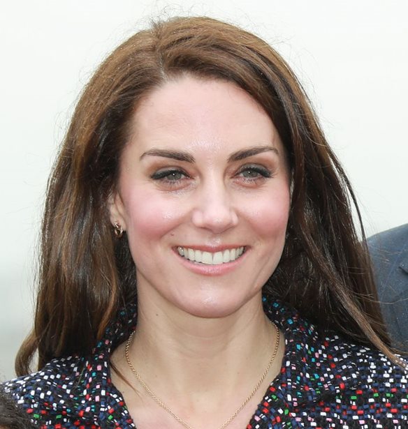 Kate Middleton: &#x3A0;&#x3B1;&#x3C1;&#x3B1;&#x3B4;&#x3AD;&#x3C7;&#x3B5;&#x3C4;&#x3B1;&#x3B9; &#x3CC;&#x3C4;&#x3B9; &#x3AD;&#x3BD;&#x3B9;&#x3C9;&#x3C3;&#x3B5; &#x3BC;&#x3BF;&#x3BD;&#x3B1;&#x3BE;&#x3B9;&#x3AC; &#x3C9;&#x3C2; &#x3BC;&#x3B7;&#x3C4;&#x3AD;&#x3C1;&#x3B1;