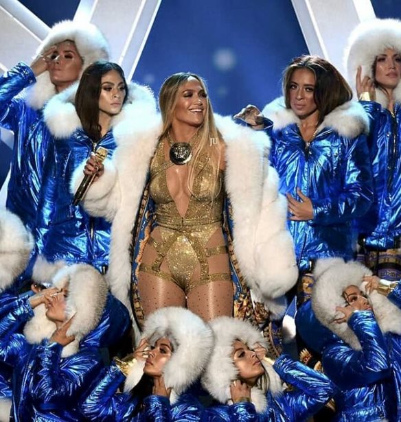&#x393;&#x3B9;&#x3B1;&#x3C4;&#x3AF; &#x3CC;&#x3BB;&#x3BF;&#x3B9; &#x3BC;&#x3B9;&#x3BB;&#x3BF;&#x3CD;&#x3BD; &#x3B3;&#x3B9;&#x3B1; &#x3C4;&#x3B7;&#x3BD; &#x3B5;&#x3BC;&#x3C6;&#x3AC;&#x3BD;&#x3B9;&#x3C3;&#x3B7; &#x3C4;&#x3B7;&#x3C2; Jennifer Lopez &#x3C3;&#x3C4;&#x3B1; MTV VMAs;