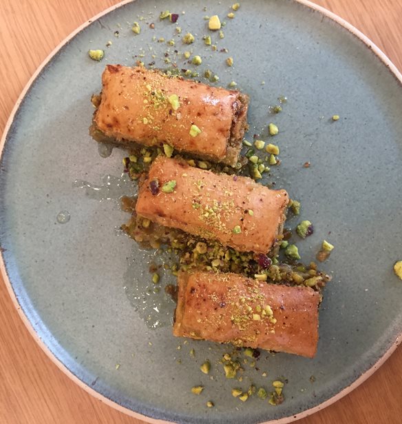 &#x3A4;&#x3BF; &#x3BD;&#x3AD;&#x3BF; Feyrouz &#x3C6;&#x3AD;&#x3C1;&#x3BD;&#x3B5;&#x3B9; &#x3B1;&#x3AD;&#x3C1;&#x3B1; &#x3B1;&#x3BD;&#x3B1;&#x3C4;&#x3BF;&#x3BB;&#x3AE;&#x3C2; &#x3C3;&#x3C4;&#x3BF; &#x3B5;&#x3BC;&#x3C0;&#x3BF;&#x3C1;&#x3B9;&#x3BA;&#x3CC; &#x3BA;&#x3AD;&#x3BD;&#x3C4;&#x3C1;&#x3BF; &#x3C4;&#x3B7;&#x3C2; &#x391;&#x3B8;&#x3AE;&#x3BD;&#x3B1;&#x3C2;