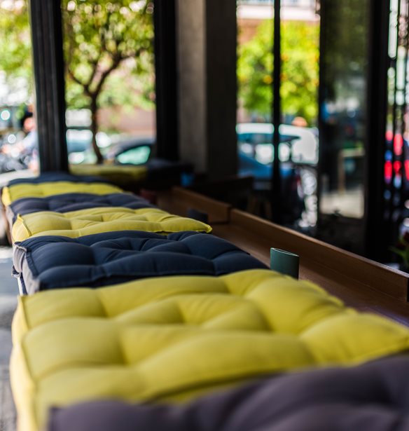 &#x388;&#x3BD;&#x3B1; wine bar &#x3B3;&#x3B9;&#x3B1; &#x3BB;&#x3AC;&#x3C4;&#x3C1;&#x3B5;&#x3B9;&#x3C2; &#x3C4;&#x3BF;&#x3C5; &#x3BA;&#x3C1;&#x3B1;&#x3C3;&#x3B9;&#x3BF;&#x3CD; &#x3BA;&#x3B1;&#x3B9; &#x3BF;&#x3BD;&#x3B5;&#x3B9;&#x3C1;&#x3BF;&#x3C0;&#x3CC;&#x3BB;&#x3BF;&#x3C5;&#x3C2;