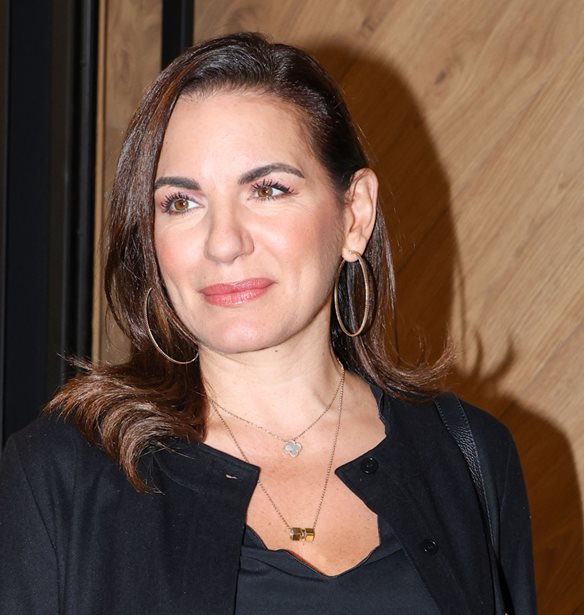 &#x397; &#x38C;&#x3BB;&#x3B3;&#x3B1; &#x39A;&#x3B5;&#x3C6;&#x3B1;&#x3BB;&#x3BF;&#x3B3;&#x3B9;&#x3AC;&#x3BD;&#x3BD;&#x3B7; &#x3C3;&#x3B5; &#x3C0;&#x3C1;&#x3B5;&#x3BC;&#x3B9;&#x3AD;&#x3C1;&#x3B1; &#x3C0;&#x3B1;&#x3C1;&#x3AC;&#x3C3;&#x3C4;&#x3B1;&#x3C3;&#x3B7;&#x3C2; &#x3C0;&#x3BF;&#x3C5; &#x3C3;&#x3BA;&#x3B7;&#x3BD;&#x3BF;&#x3B8;&#x3B5;&#x3C4;&#x3B5;&#x3AF; &#x3BF; &#x39A;&#x3C9;&#x3BD;&#x3C3;&#x3C4;&#x3B1;&#x3BD;&#x3C4;&#x3AF;&#x3BD;&#x3BF;&#x3C2; &#x39C;&#x3B1;&#x3C1;&#x3BA;&#x3BF;&#x3C5;&#x3BB;&#x3AC;&#x3BA;&#x3B7;&#x3C2;