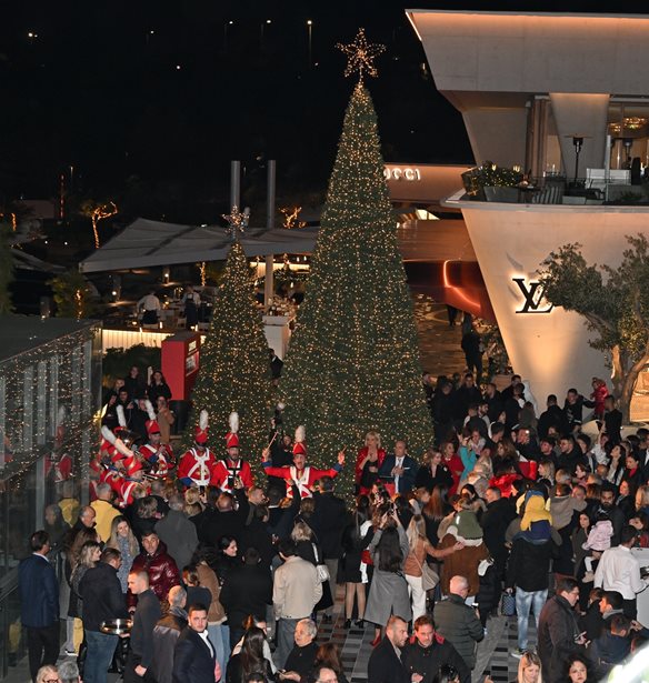 &#x397; Astir Marina &#x3AC;&#x3BD;&#x3B1;&#x3C8;&#x3B5; &#x3C4;&#x3BF; &#x3C0;&#x3C1;&#x3CE;&#x3C4;&#x3BF; &#x3C4;&#x3B7;&#x3C2; &#x3C7;&#x3C1;&#x3B9;&#x3C3;&#x3C4;&#x3BF;&#x3C5;&#x3B3;&#x3B5;&#x3BD;&#x3BD;&#x3B9;&#x3AC;&#x3C4;&#x3B9;&#x3BA;&#x3BF; &#x3B4;&#x3AD;&#x3BD;&#x3C4;&#x3C1;&#x3BF;