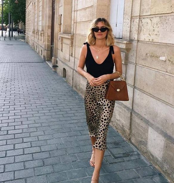 Animal print: Η statement φούστα που λατρεύουν οι influencers