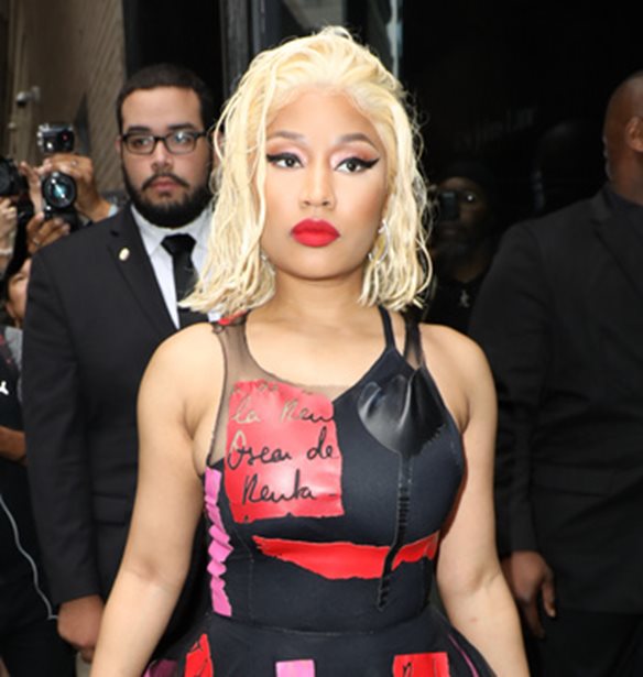 Nicki Minaj | &#x38C;&#x3C7;&#x3B7;&#x3BC;&#x3B1; &#x3C0;&#x3B1;&#x3C1;&#x3AD;&#x3C3;&#x3C5;&#x3C1;&#x3B5; &#x3BA;&#x3B1;&#x3B9; &#x3C3;&#x3BA;&#x3CC;&#x3C4;&#x3C9;&#x3C3;&#x3B5; &#x3C4;&#x3BF;&#x3BD; &#x3C0;&#x3B1;&#x3C4;&#x3AD;&#x3C1;&#x3B1; &#x3C4;&#x3B7;&#x3C2;