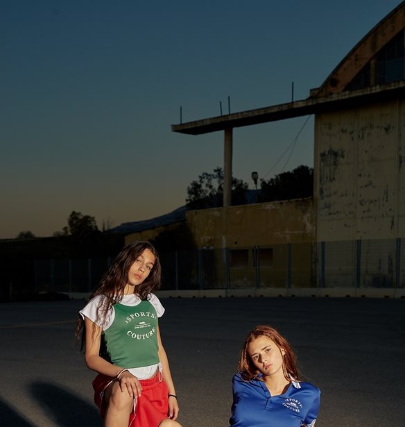 &#x391;&#x3C5;&#x3C4;&#x3AE; &#x3B7; &#x3C3;&#x3C5;&#x3BB;&#x3BB;&#x3BF;&#x3B3;&#x3AE; &quot;&#x3C0;&#x3B1;&#x3BD;&#x3C4;&#x3C1;&#x3B5;&#x3CD;&#x3B5;&#x3B9;&quot; &#x3C4;&#x3BF; New College Preppy &#x3BC;&#x3B5; &#x3C4;&#x3B7; &#x2018;90s athleisure &#x3B1;&#x3B9;&#x3C3;&#x3B8;&#x3B7;&#x3C4;&#x3B9;&#x3BA;&#x3AE; &#x3C3;&#x3B5; looks &#x3C0;&#x3BF;&#x3C5; &#x3B1;&#x3C0;&#x3BF;&#x3C0;&#x3BD;&#x3AD;&#x3BF;&#x3C5;&#x3BD; &#x3B1;&#x3C5;&#x3B8;&#x3B5;&#x3BD;&#x3C4;&#x3B9;&#x3BA;&#x3CC;&#x3C4;&#x3B7;&#x3C4;&#x3B1; &#x3BA;&#x3B1;&#x3B9; &#x3B5;&#x3BB;&#x3B5;&#x3C5;&#x3B8;&#x3B5;&#x3C1;&#x3AF;&#x3B1;