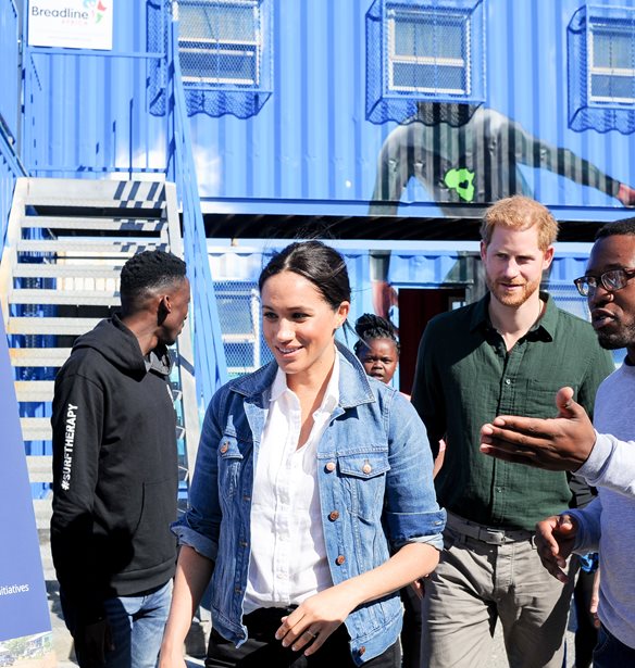 Meghan Markle: Casual &#x3BC;&#x3B5;&#x3BD;, &#x3BA;&#x3B1;&#x3BB;&#x3BF;&#x3BD;&#x3C4;&#x3C5;&#x3BC;&#x3AD;&#x3BD;&#x3B7; &#x3B4;&#x3B5;