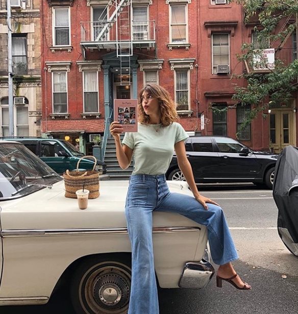 Πώς να φορέσω το τζιν καμπάνα; | Ιδέες για να το εντάξεις στο στιλ σου