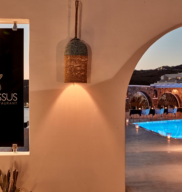 &#x396;&#x3AE;&#x3C3;&#x3B5; &#x3AD;&#x3BD;&#x3B1; &#x3B1;&#x3BE;&#x3AD;&#x3C7;&#x3B1;&#x3C3;&#x3C4;&#x3BF; &#x3BC;&#x3C5;&#x3BA;&#x3BF;&#x3BD;&#x3B9;&#x3AC;&#x3C4;&#x3B9;&#x3BA;&#x3BF; &#x3BA;&#x3B1;&#x3BB;&#x3BF;&#x3BA;&#x3B1;&#x3AF;&#x3C1;&#x3B9; &#x3C3;&#x3C4;&#x3BF; Kouros Hotel &amp; Suites